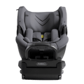 Cadeira auto AXKID Spinkid 2 cinzenta, vista frontal, com redutor de recém-nascido e arnês de 5 pontos visível.