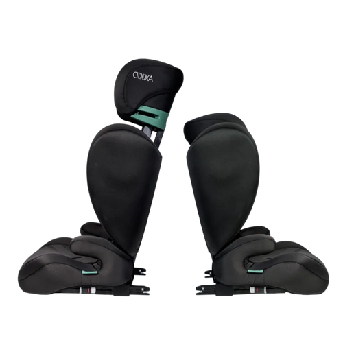 Vista lateral da Cadeira Auto Axkid Boostkid em duas configurações de altura, mostrando a estrutura ajustável do encosto e apoio de cabeça.
