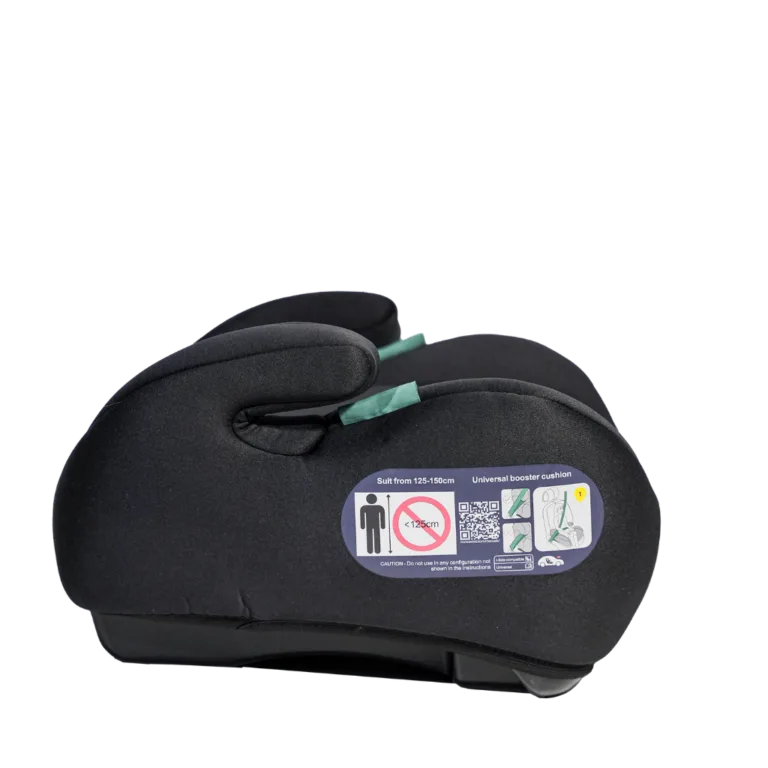 Detalhe lateral do banco elevatório Axkid Mate 2, mostrando a etiqueta de certificação R129 para altura de 125-150cm e instruções de uso.