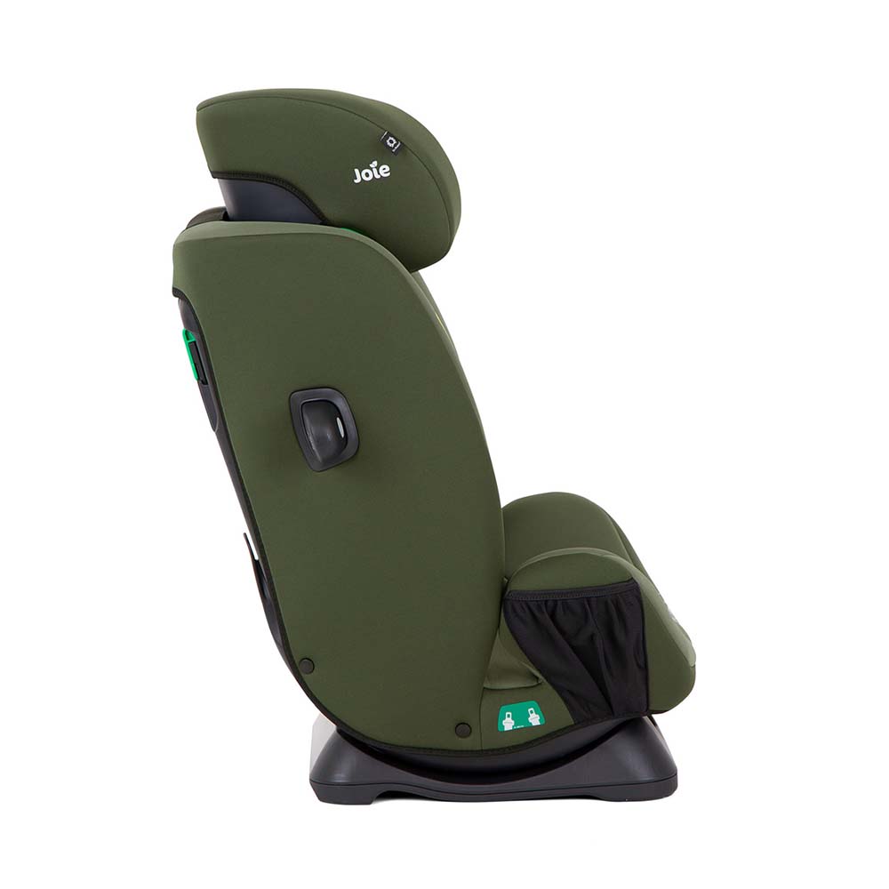 Detalhe do apoio de cabeça Tri-Protect com espuma Intelli-Fit da cadeira Joie Every Stage R129, destacando a proteção.