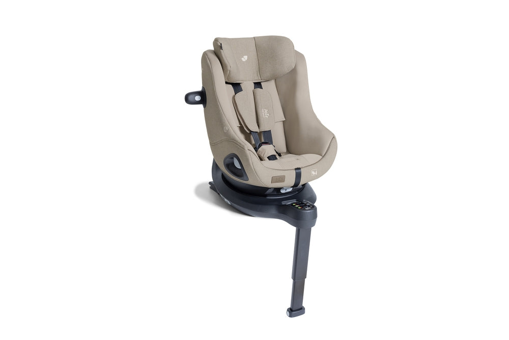 Cadeira auto Joie i-Harbour Signature E bege, vista frontal, com arnês de 5 pontos visível e base giratória com perna de apoio.
