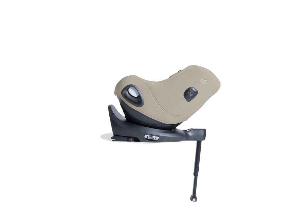 Cadeira auto Joie i-Harbour Signature E bege, vista lateral, posicionada para rotação ou reclinação, com base Isofix e perna de apoio.