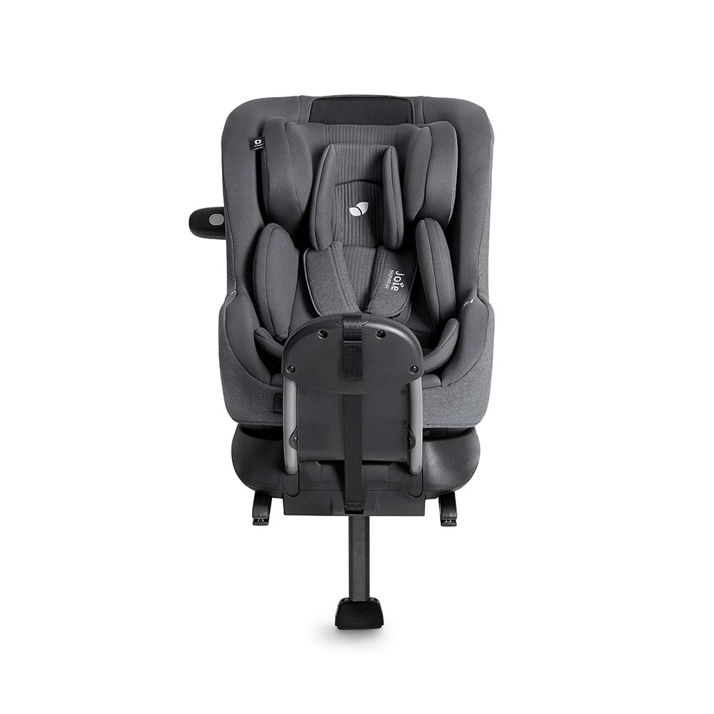 Detalhe da base da cadeira auto Joie i-Prodigi PRO, evidenciando o sistema ISOFIX e a perna de apoio para máxima estabilidade.