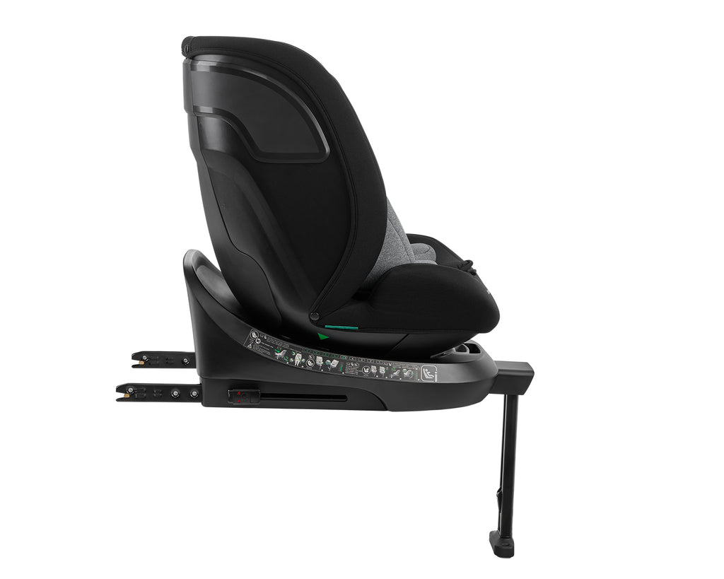 Cadeira auto Kikkaboo i-Orbit (40-150cm) em perfil lateral, cor preta, com base ISOFIX e perna de apoio visíveis.