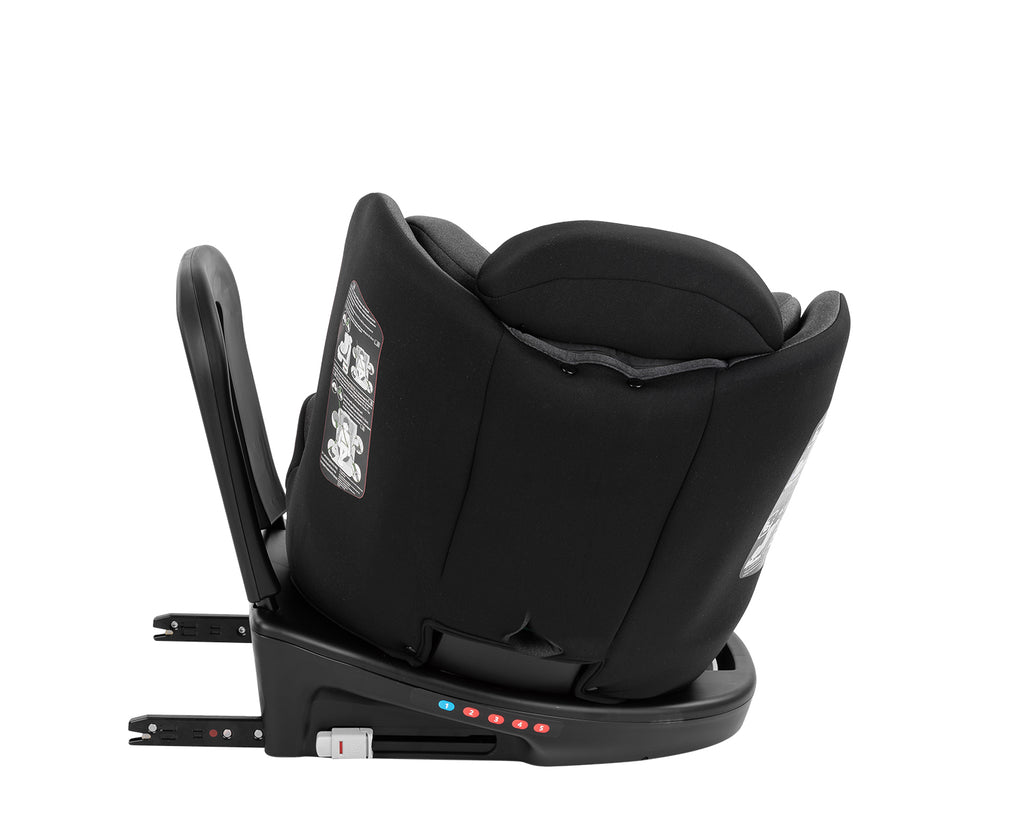 Vista traseira da cadeira auto Kikkaboo i-Safe, mostrando a perna de apoio totalmente estendida e a parte de trás do assento.