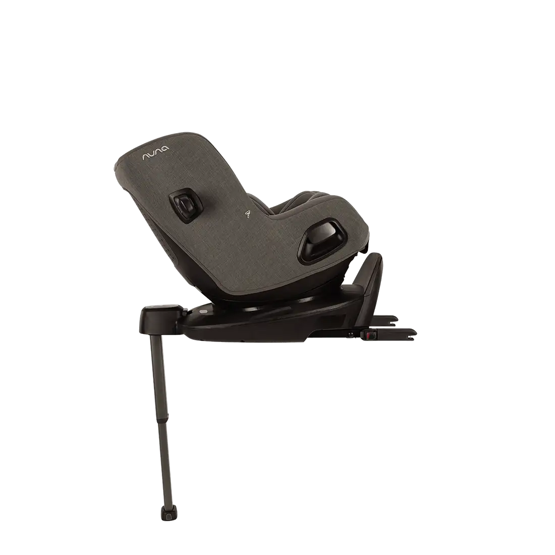[Cadeira auto Nuna Pruu instalada a favor da marcha, recomendada para crianças a partir dos 15 meses.]