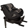 Cadeira auto Nuna Pruu Aire preta e cinzenta com base giratória ISOFIX, vista lateralmente, mostrando o design ergonómico.