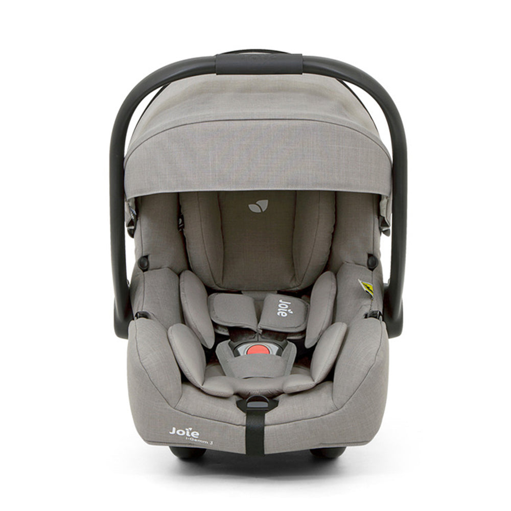 Cadeira auto ovo Joie i-Gemm 3 acoplada à base ISOFIX Joie i-Base Encore, mostrando o sistema de rotação de 90 graus.