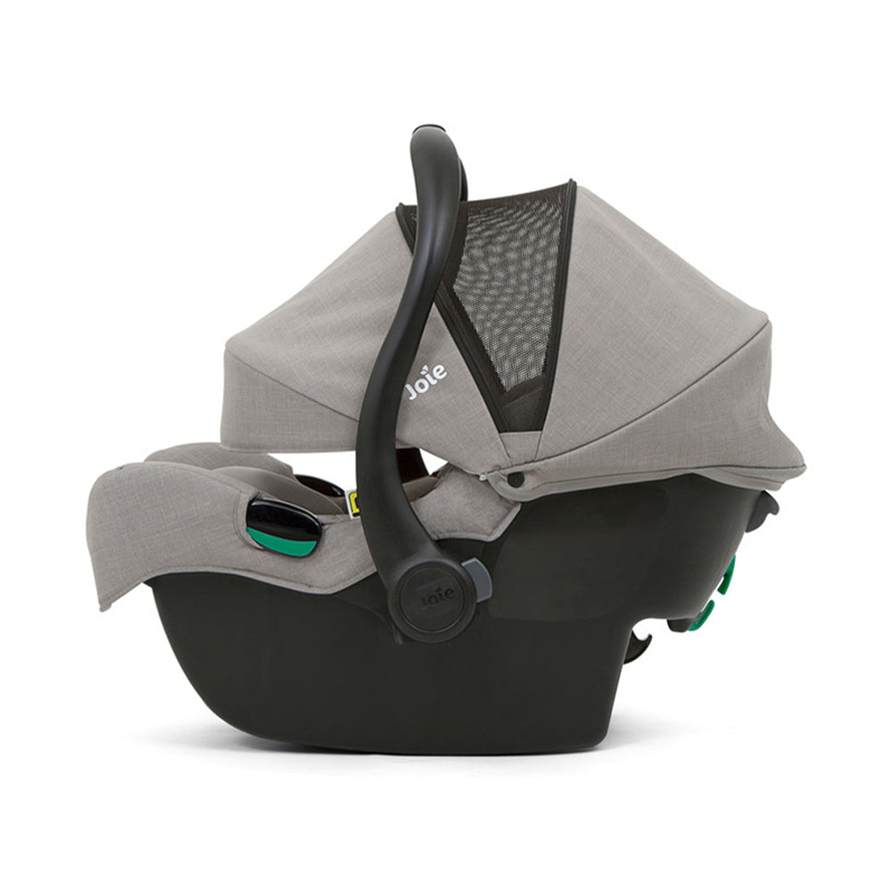 Cadeira auto ovo Joie i-Gemm 3 destacando a capota grande com proteção solar UPF50+ e ventilação.