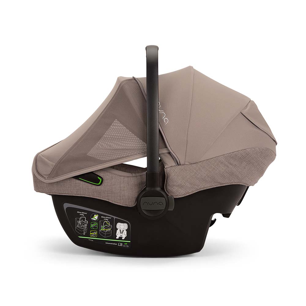 Detalhe do tecido interior da Nuna Pipa Next, realçando a composição com lã Merino e TENCEL™ para conforto e respirabilidade.