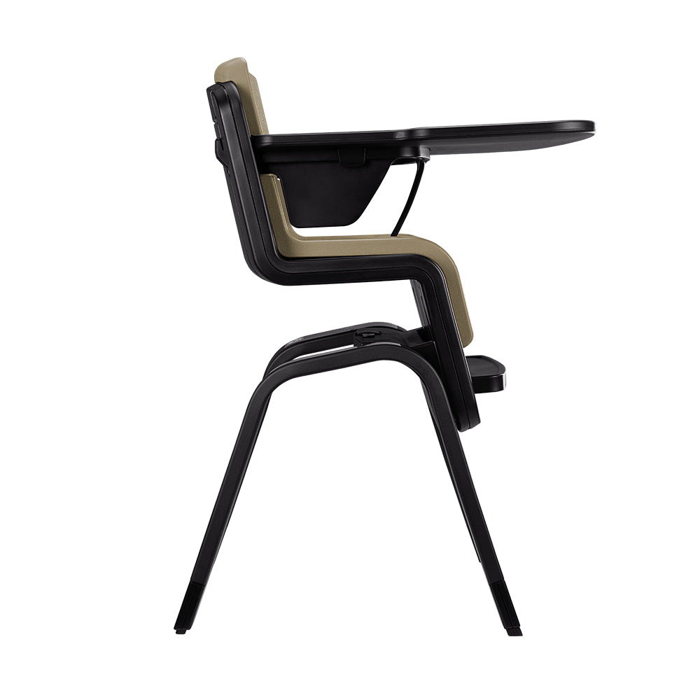 Close-up da almofada de espuma de ar da Nuna ZAAZ, que oferece acolchoamento personalizado para o bebé. Foco na textura e encaixe.