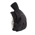 Capa de babywearing Neobulle preta, dupla face, com capuz ajustável e bolso frontal para aquecer as mãos dos pais.