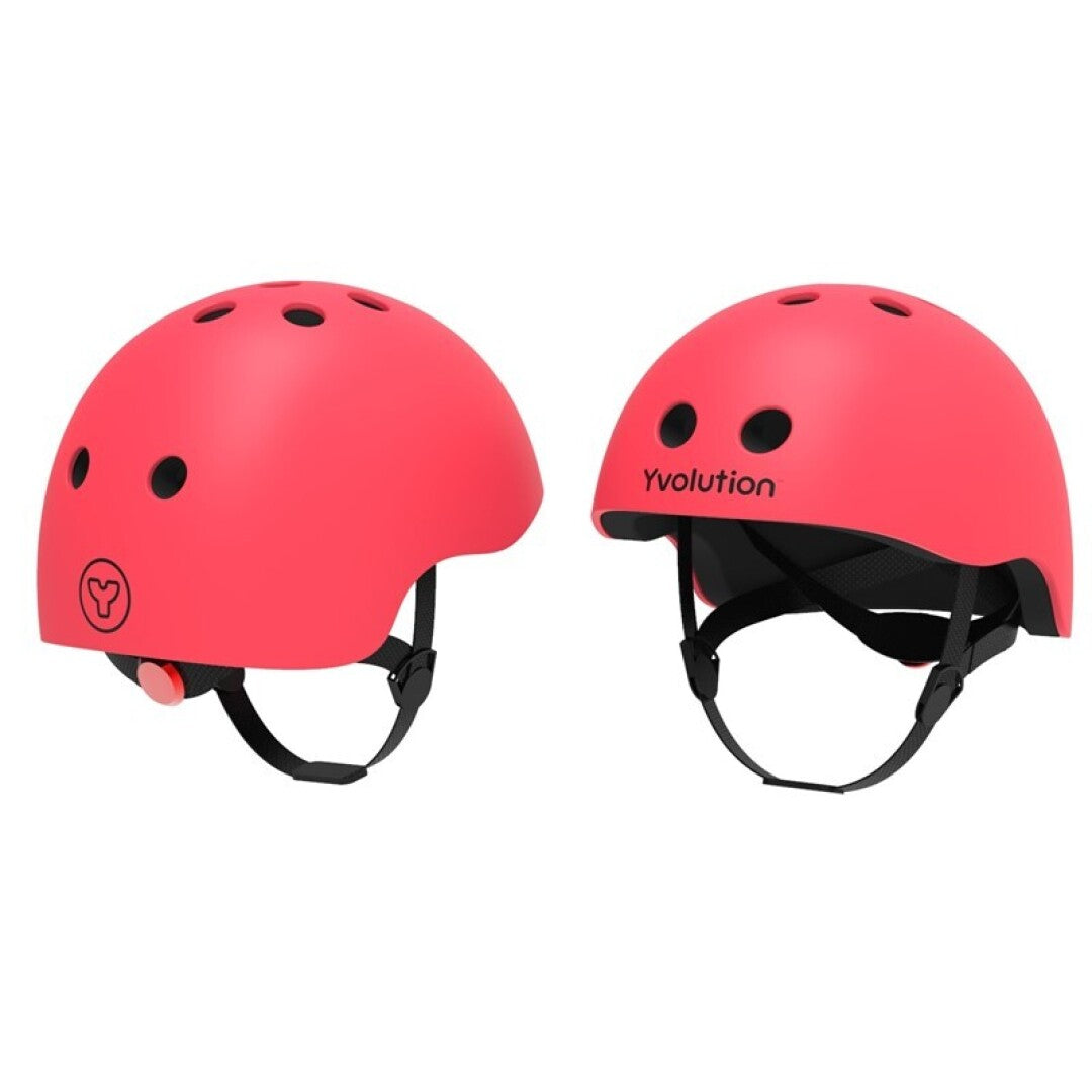Capacete infantil Yvolution em cor vermelho vibrante com sistema de ajuste visível.