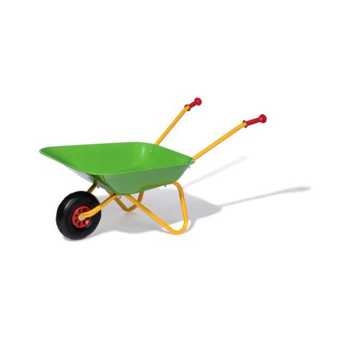 Carrinho de mão infantil Rollytoys com caçamba verde, estrutura amarela e pneu preto, em fundo branco.