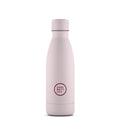 Garrafa térmica Cool Bottles de 500ml na cor rosa pastel, com acabamento mate e logótipo visível, num fundo branco.