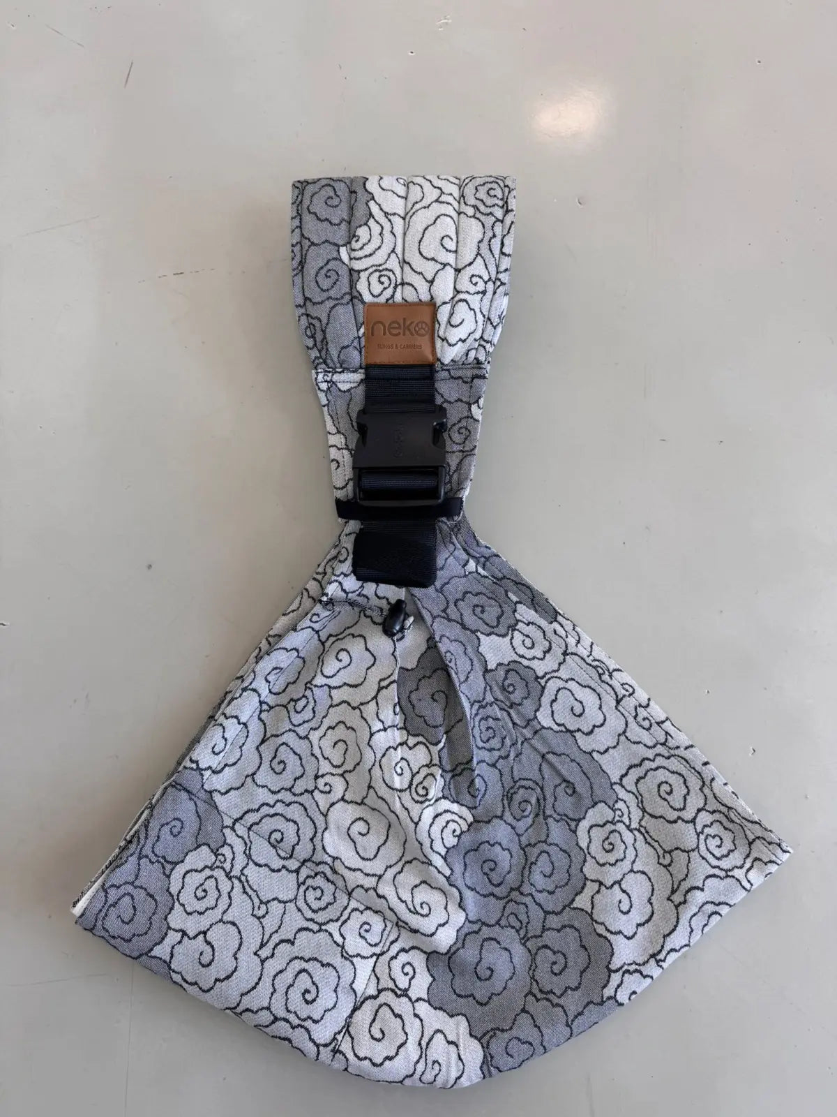 Pouch Sling Neko Up & Down – Lokum Hazel