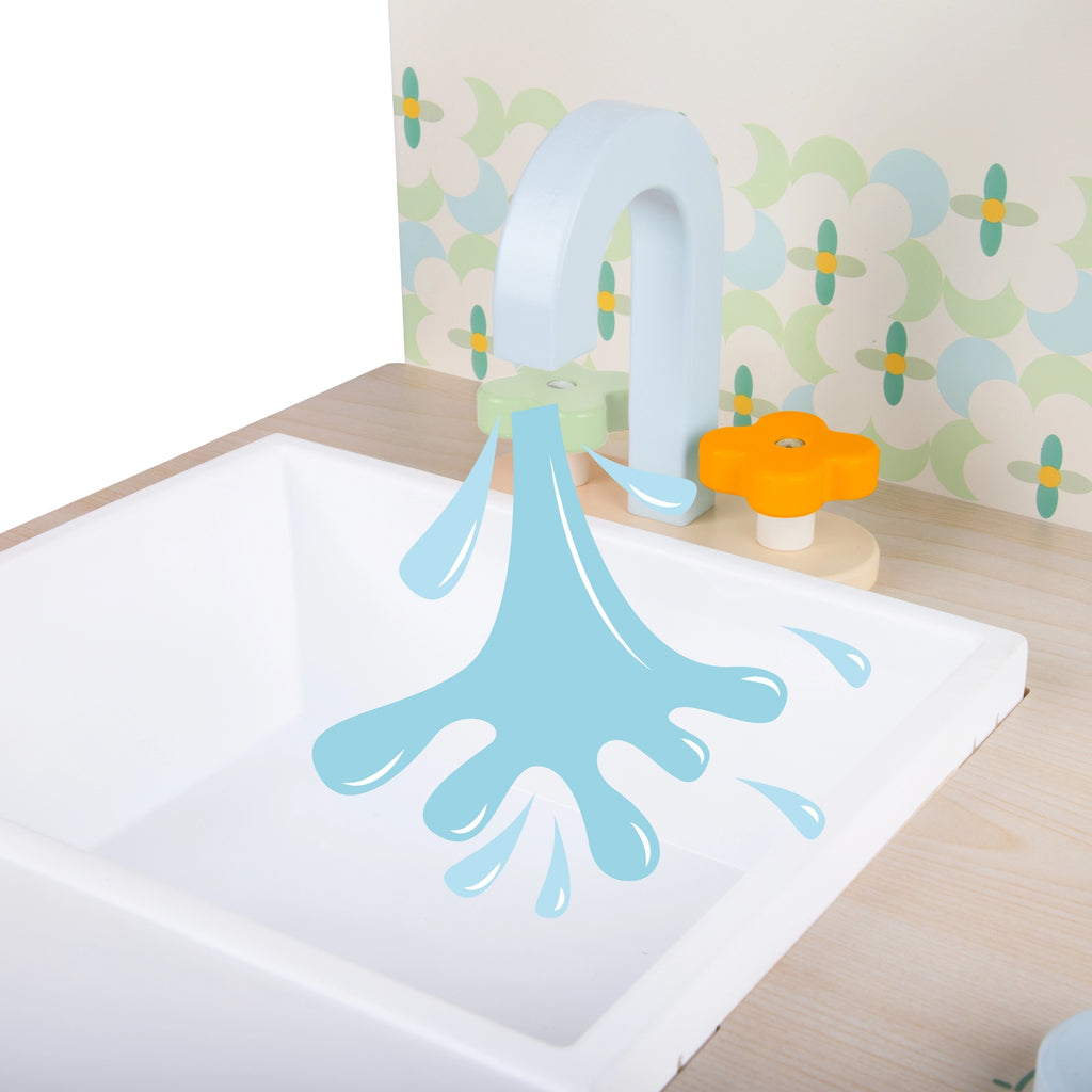 Acessórios de cozinha de madeira Classic World: panela, frigideira, utensílios, temperos e pano.