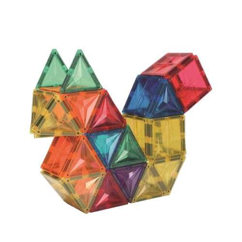 Formas abstratas criadas com blocos magnéticos Clever Clixx em cores vivas como laranja, verde, azul e vermelho, sobre fundo branco.