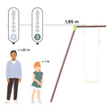 Comparação da altura do baloiço Malo com a altura de uma criança, mostrando o tamanho e segurança da estrutura.