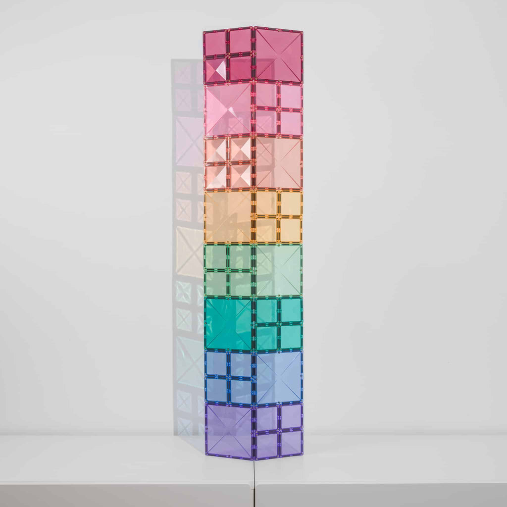 Torre alta construída com blocos magnéticos Connetix Pastel Square 40 pc.