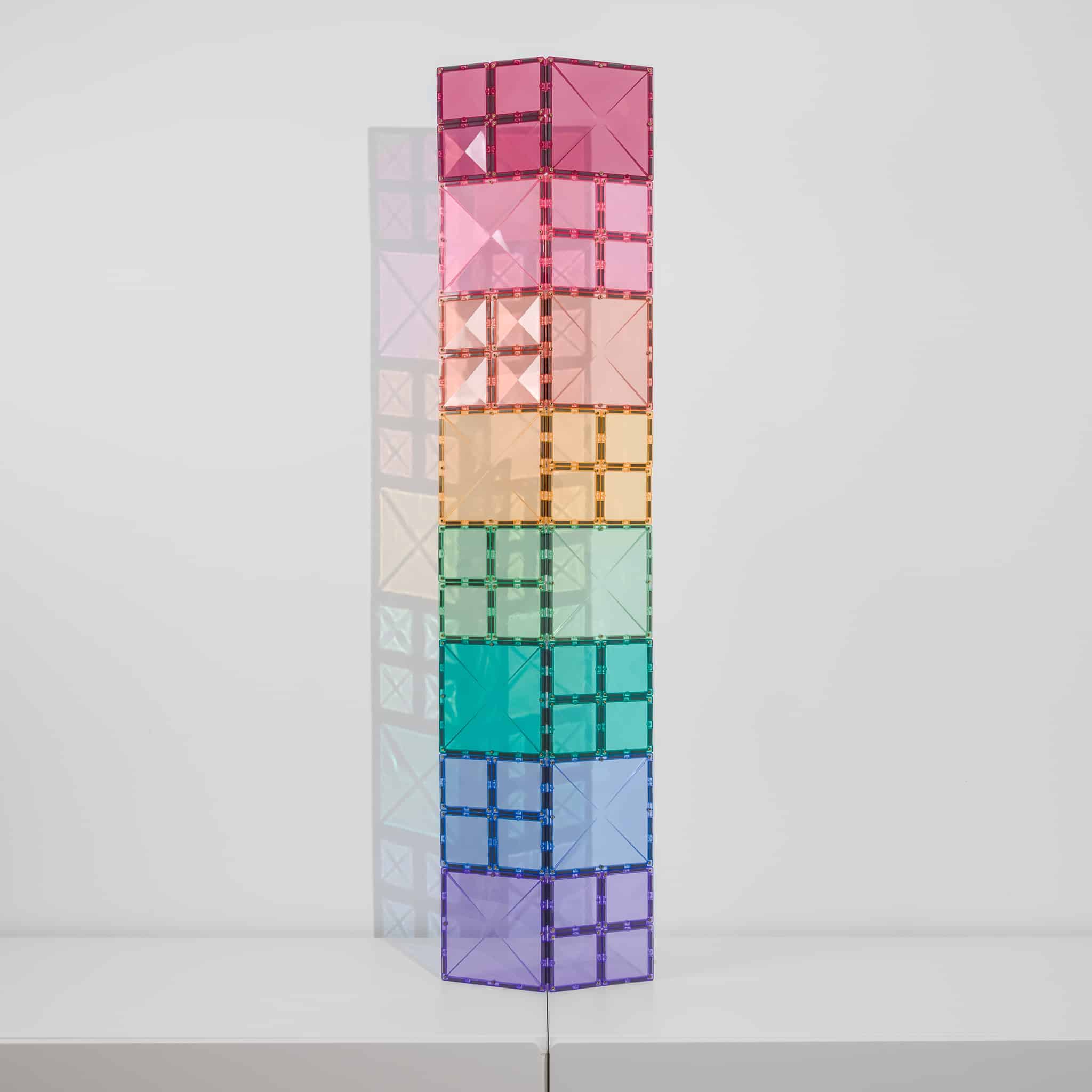 Torre alta construída com blocos magnéticos Connetix Pastel Square 40 pc.