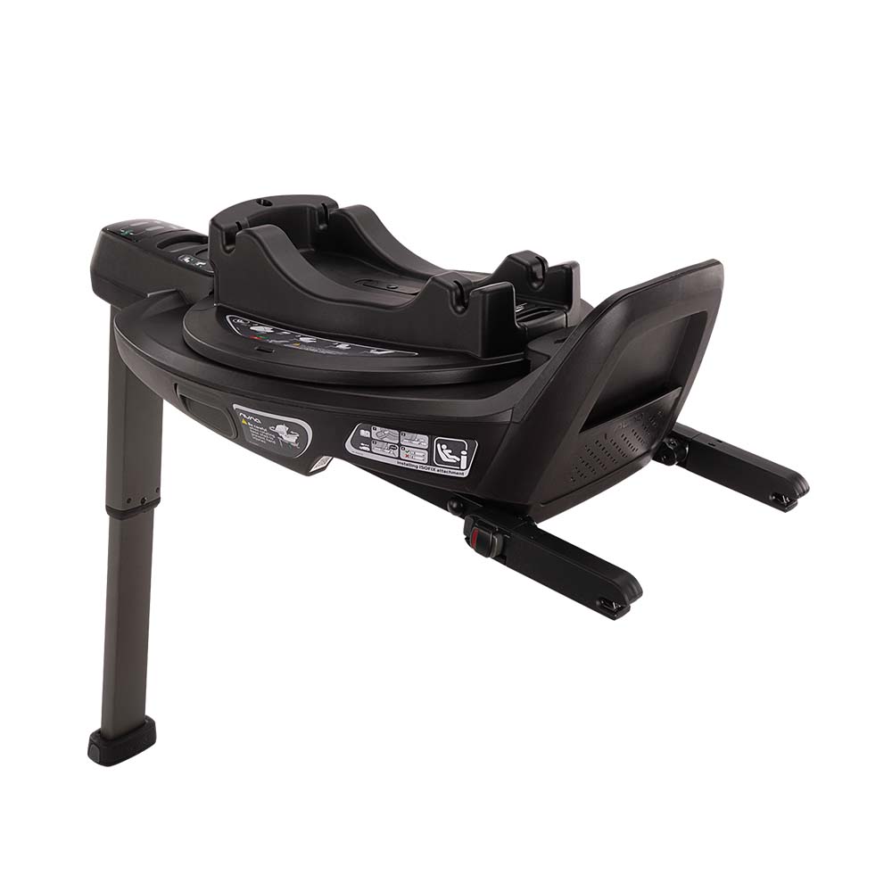 Detalhe da perna de apoio da base isofix Nuna, ilustrando a zona deformável concebida para absorção de impacto em caso de colisão.