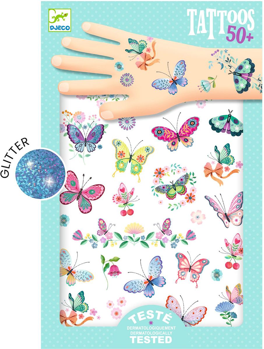 Tatuagens Djeco 50+ de borboletas com glitter, destacando o efeito brilhante, aplicadas e na folha.
