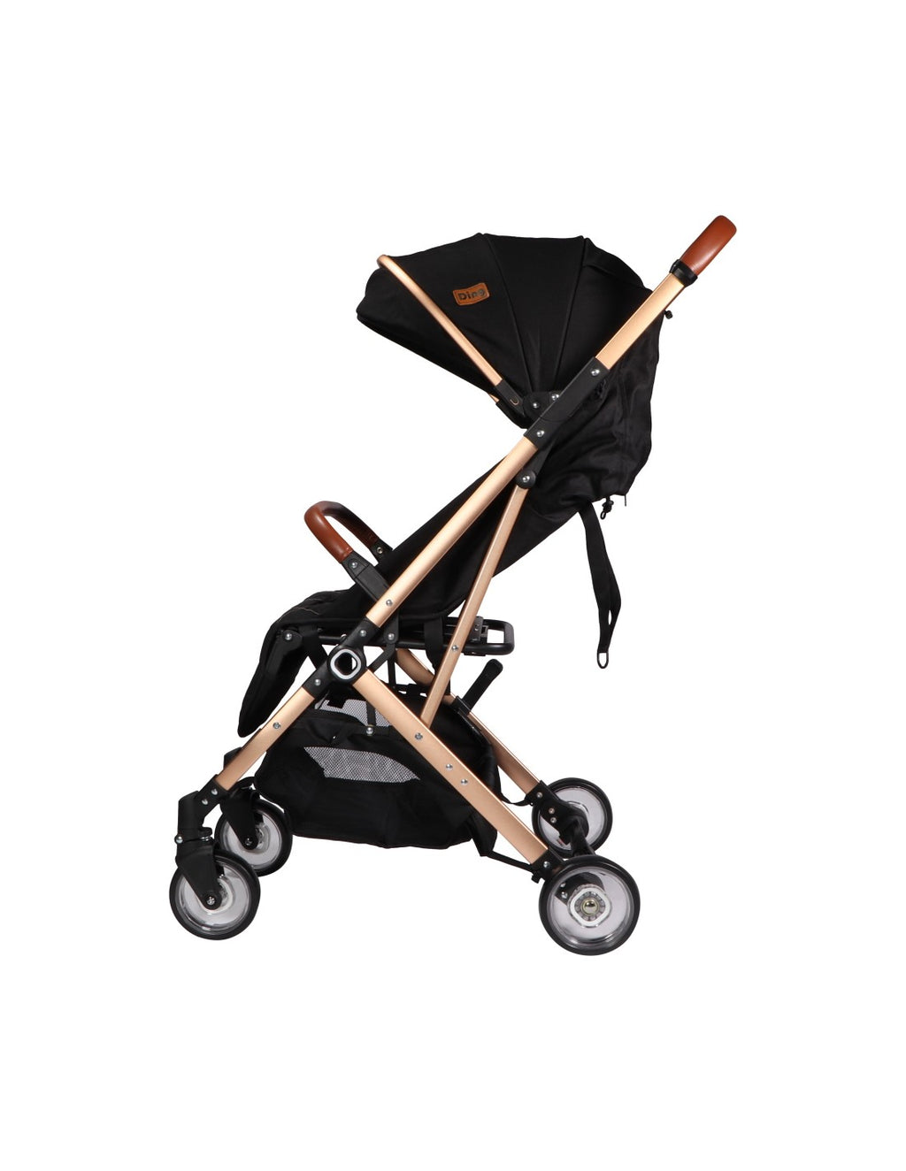 Vista lateral do carrinho de passeio Ding Vivo compacto, cor preto com estrutura metálica dourada e guiador em imitação de pele castanha.