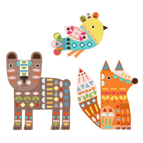 Urso, raposa e pássaro finalizados, com design vibrante e padrões geométricos, prontos para serem montados com tachas.