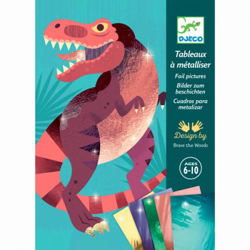 Kit de atividades Djeco para colorir com efeito metálico, com ilustrações de dinossauros. Inclui cartões pré-colados, folhas metálicas coloridas e ferramenta para aplicação.