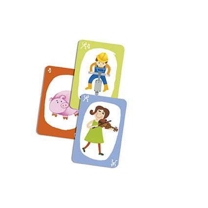 Três cartas do jogo Djeco POUET! POUET! com ilustrações de um porco, um trabalhador da construção e uma menina a tocar violino.