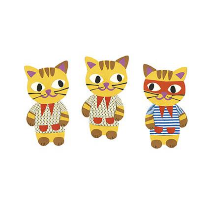 Várias cartas do jogo Djeco MISTICAT mostram diferentes gatinhos com roupas coloridas e padrões variados.