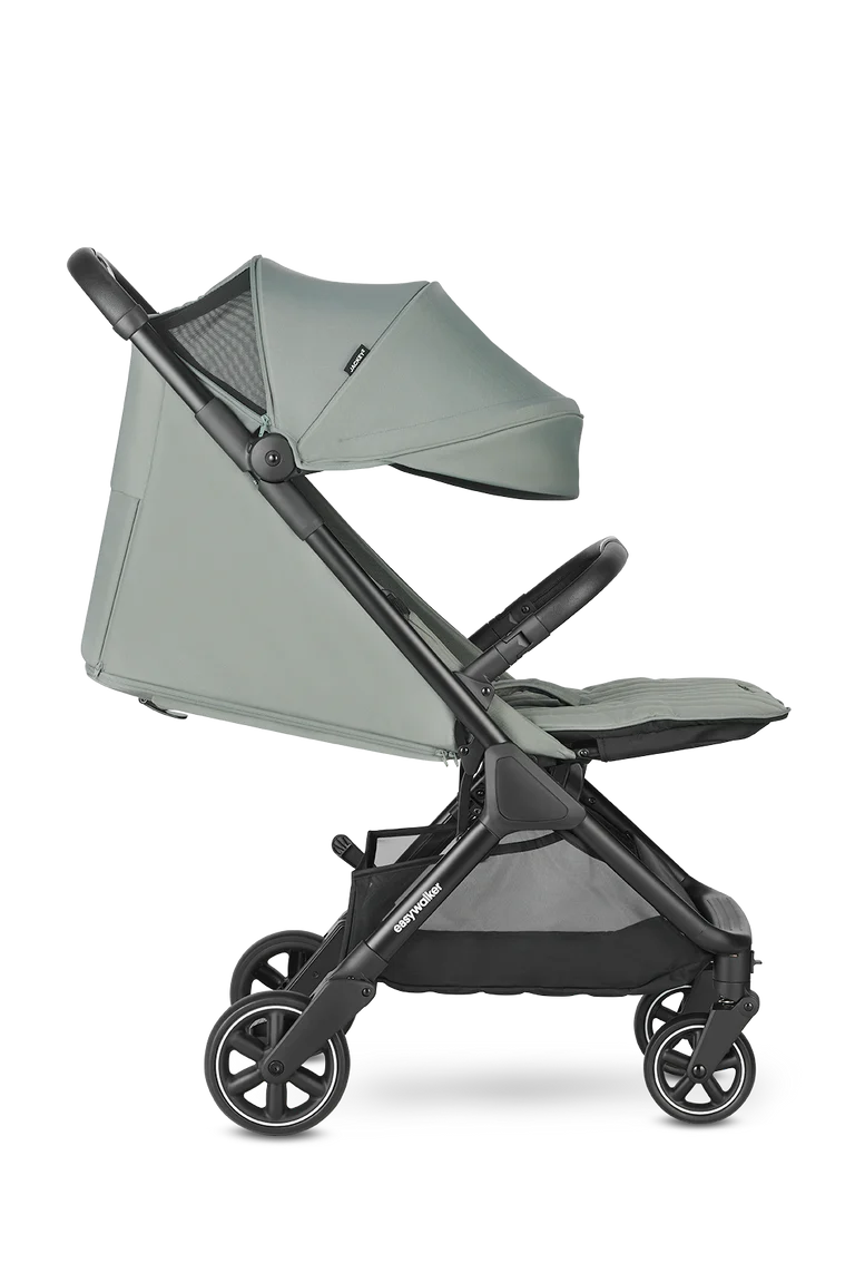 Easywalker Jackey² carrinho de passeio verde-acinzentado, assento reclinado para máximo conforto do bebé em viagem.
