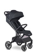 Carrinho de passeio Easywalker Jackey² XL preto, aberto, com rodas XL todo-o-terreno e assento confortável.