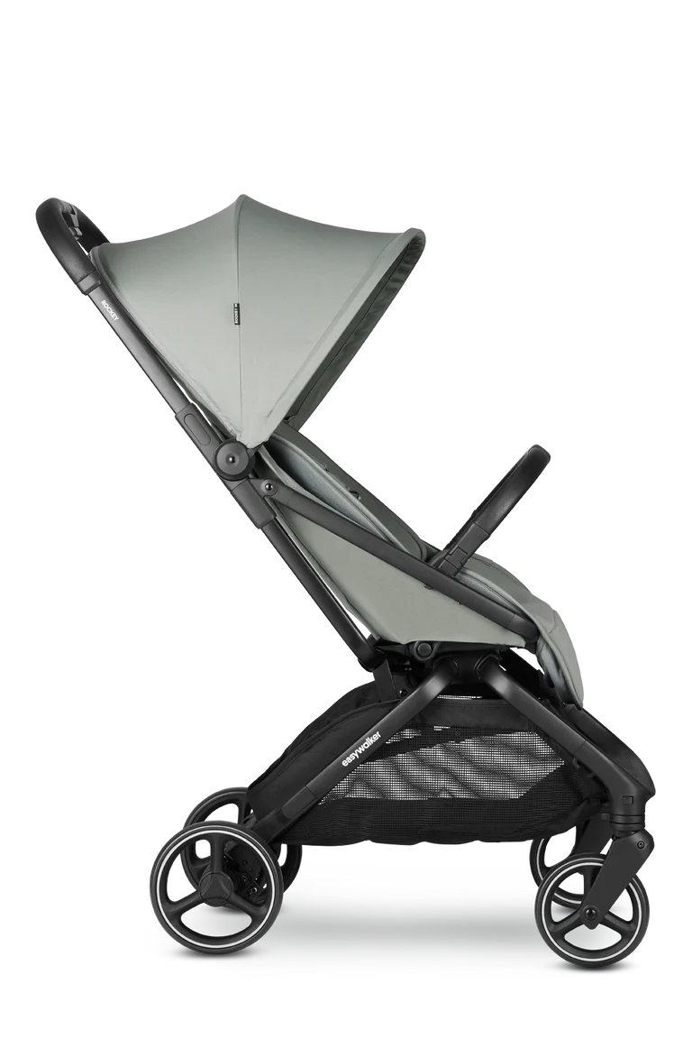 Carrinho Easywalker Rockey M verde-cinzento, vista lateral, assento em posição vertical para passeios ativos.