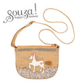 Mala tiracolo Souza Pauline dourada com cavalo branco, crina rosa e base de glitter cintilante, em fundo branco.