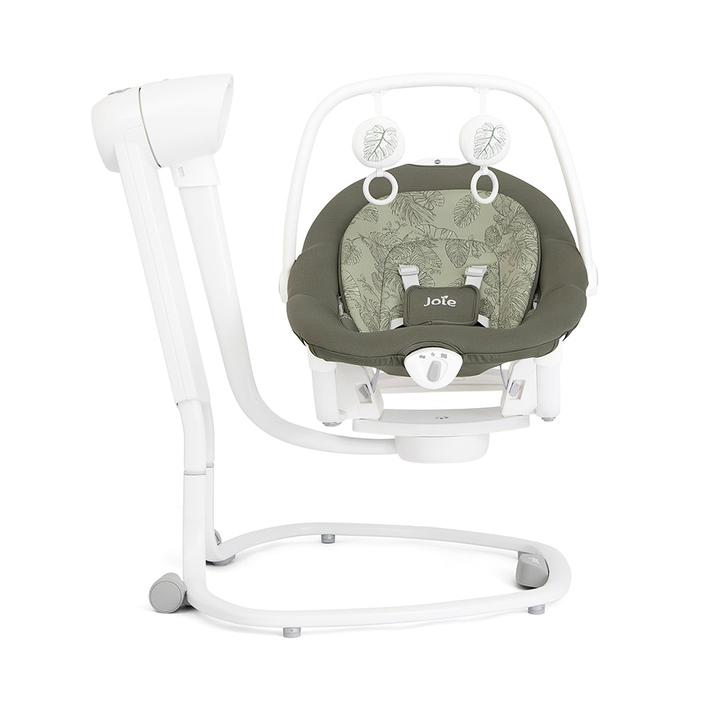 Vista lateral da Joie Serina 2in1 destacando a estrutura com rodas para deslocação fácil pela casa.