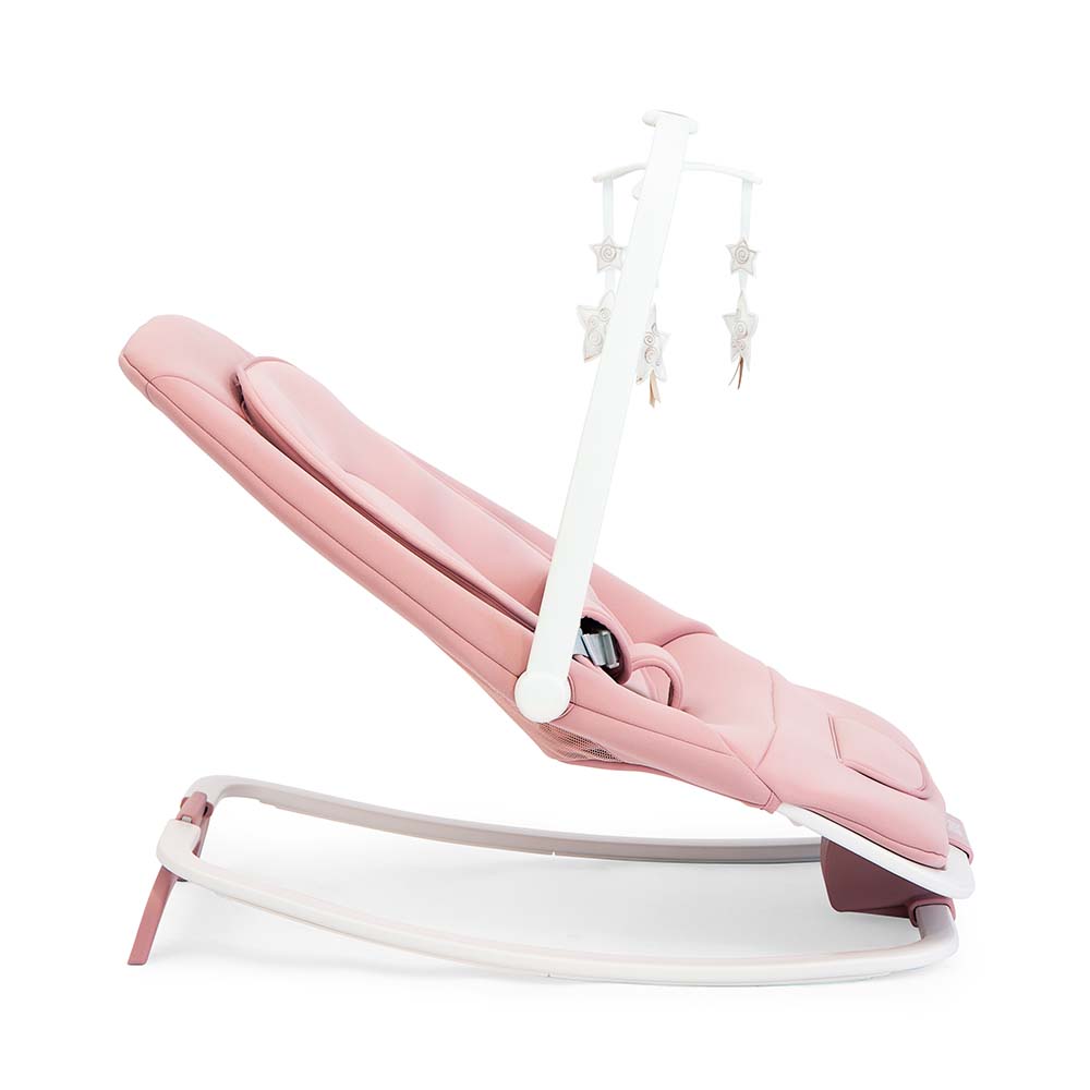 Espreguiçadeira Joie Dreamer em modo estacionário (travada), com o assento na posição intermédia de reclinação, pronta para uso fixo.