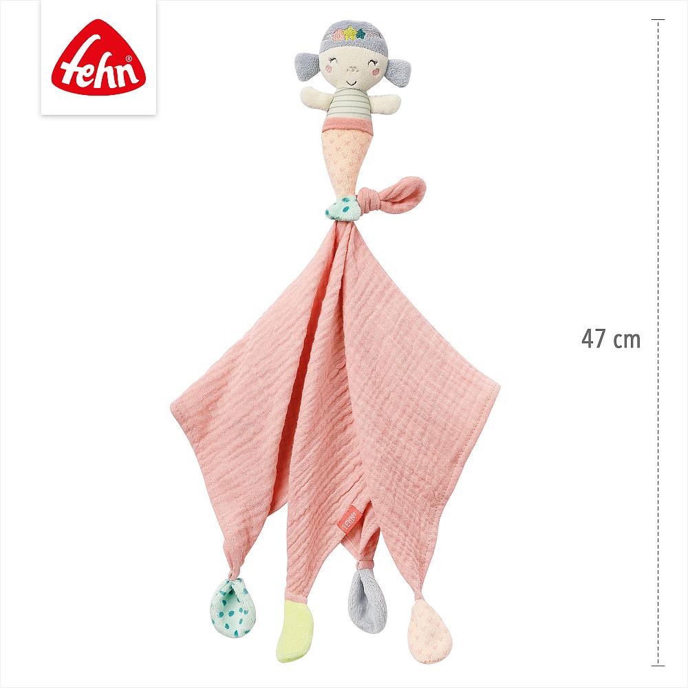 Doudou Sereia Fehn com 47 cm de altura, mostrando a boneca, o pano rosa texturizado e os detalhes das pontas.