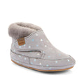 Botim Froddo Barefoot Prewalkers Furry cinzento com padrão de estrelas iridescentes e forro de pelo quente.