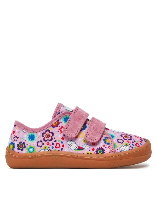 Sapatilha barefoot infantil Froddo em canva rosa com padrão floral e estrelas coloridas, fecho de velcro e sola de borracha castanha.