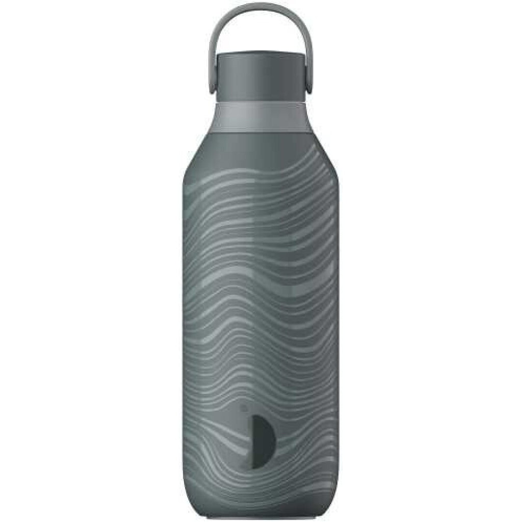 Garrafa térmica Chilly's Elements Viento 500ml em cinzento-esverdeado com padrão de ondas texturizadas e tampa com pega.