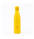 Garrafa térmica Cool Bottles 500ml em amarelo vivo (Vivid Yellow) com acabamento mate, vista frontal. Logo circular vermelho na base.