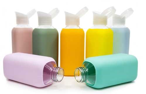 Garrafa de vidro Wood Way de 500ml com capa de silicone protetora pastel antiderrapante para transporte seguro