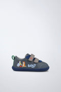 Sapatilhas barefoot Garvalín Bluey em pele azul com fecho de velcro