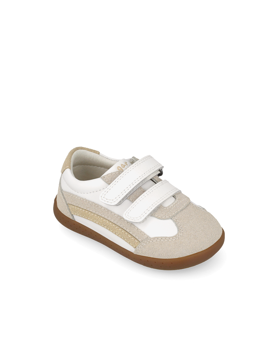 Sapatilha barefoot infantil Garvalín Urban em pele natural branca com fecho em velcro