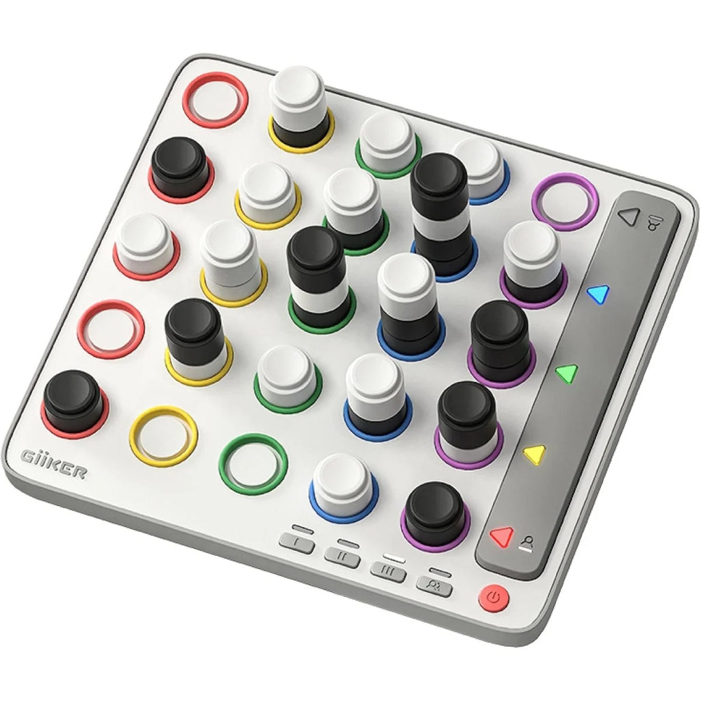 Tabuleiro de jogo Giiker Smart Four 3D com peças pretas e brancas empilhadas em posições aleatórias e anéis coloridos na base.