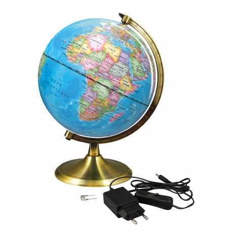 Globo terrestre de 20cm com suporte metálico, acompanhado do cabo de alimentação, adaptador de corrente e uma lâmpada LED sobressalente.