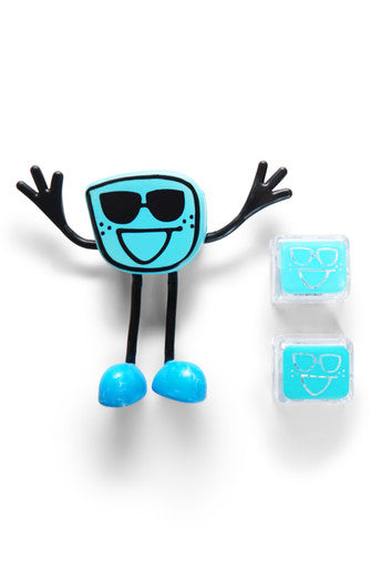 Boneco GloPals Blair azul com óculos de sol e cubos luminosos, brinquedo sensorial para crianças.