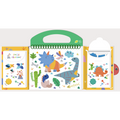 Kit de colorir Haku Yoka O meu primeiro Kit de colorir Dinossauros aberto, mostrando os Smile Crayons, folhas para colorir e folha de autocolantes.